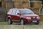 Fiat Freemont AWD 2.0 16v 170 CV Diesel Lounge  Monovolumen Rojo brillante Exterior Frontal-Lateral 5 puertas