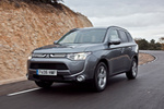 Mitsubishi Outlander 220 DI-D 150 CV 4WD Motion Todo terreno Gris Titanium Exterior Frontal-Lateral 5 puertas