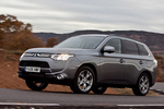 Mitsubishi Outlander 220 DI-D 150 CV 4WD Motion Todo terreno Gris Titanium Exterior Frontal-Lateral 5 puertas