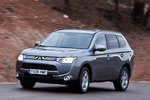 Mitsubishi Outlander 220 DI-D 150 CV 4WD Motion Todo terreno Gris Titanium Exterior Frontal-Lateral 5 puertas