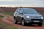 Mitsubishi Outlander 220 DI-D 150 CV 4WD Motion Todo terreno Gris Titanium Exterior Frontal-Lateral 5 puertas