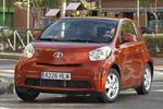 Toyota iQ 1.0 VVT-i 68 CV (2011) iQ Turismo Terracota Exterior Frontal-Lateral 3 puertas