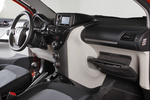 Toyota iQ 1.0 VVT-i 68 CV (2011) Gama iQ 2011 Turismo Interior Salpicadero 3 puertas