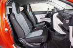 Toyota iQ 1.0 VVT-i 68 CV (2011) Gama iQ 2011 Turismo Interior Asientos 3 puertas