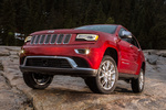 Jeep Grand Cherokee Gama Grand Cherokee (versi&oacute;n para Estados Unidos) Gama Grand Cherokee (versi&oacute;n para Estados Unidos) Todo terreno Rojo cereza Exterior Frontal 5 puertas