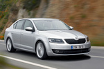 Skoda Octavia Gama Octavia Gama Octavia Turismo Gris Platino Exterior Lateral-Frontal 5 puertas