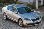 Skoda Octavia Gama Octavia Gama Octavia Turismo Gris Platino Exterior Lateral-Frontal 5 puertas
