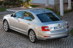 Skoda Octavia Gama Octavia Gama Octavia Turismo Gris Platino Exterior Cenital-Lateral-Posterior 5 puertas