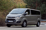 Ford Tourneo Custom FT300 2.2 TDCi 155 CV Batalla Larga Limited Veh&iacute;culo comercial Exterior Frontal-Lateral 5 puertas