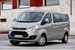Ford Tourneo Custom FT300 2.2 TDCi 155 CV Batalla Larga Limited Veh&iacute;culo comercial Exterior Frontal-Lateral 5 puertas