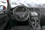 Volkswagen Golf 2.0 TDI CR 150 CV 4MOTION Sport Turismo Rojo Tornado Interior Salpicadero 5 puertas