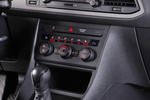 SEAT León 1.6 TDI CR 105 CV Start&Stop Reference Turismo Plata Estrella Interior Consola Central 5 puertas