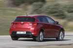 Toyota Auris 120D Advance Turismo Rojo Rub&iacute; Exterior Posterior-Lateral 5 puertas