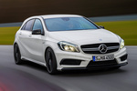 Mercedes-Benz Clase A A 45 AMG A 45 AMG Turismo Blanco Cirro Exterior Frontal-Lateral 5 puertas