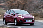 Ford Fiesta 1.0 EcoBoost 125 CV Auto-Start-Stop Titanium Turismo Hot Magenta Exterior Lateral-Frontal 5 puertas