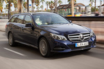 Mercedes-Benz Clase E E 400 Elegance Turismo familiar Azul Cavansita Metalizado Exterior Lateral-Frontal 5 puertas