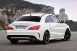 Mercedes-Benz Clase CLA CLA 250 4Matic (211 CV) Gama Clase CLA Turismo Blanco Cirro Exterior Posterior-Lateral 4 puertas