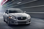 Jaguar XJ R R Turismo Exterior Frontal-Lateral 4 puertas