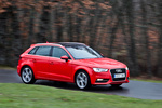 Audi A3 1.8 TFSI 180 CV S tronic 7 vel. Ambition Turismo Rojo Misano Efecto Perla Exterior Frontal-Lateral 5 puertas