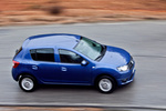 Dacia Sandero dCi 90 Laureate Turismo Exterior Cenital-Lateral-Frontal 5 puertas