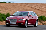 Jaguar XF Sportbrake 2.2D 200 CV Premium Luxury Turismo familiar Carnelian Red  Exterior Frontal-Lateral 5 puertas