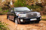 Toyota Land Cruiser 200 4.5 D-4D V8 286 CV (2012) Gama Land Cruiser 200 (2012) Todo terreno Exterior Frontal-Lateral 5 puertas