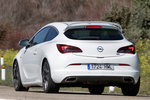 Opel Astra OPC (280 CV) OPC Turismo Blanco Alpino Exterior Posterior-Lateral 3 puertas