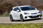 Opel Astra OPC (280 CV) OPC Turismo Blanco Alpino Exterior Frontal-Lateral 3 puertas