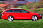 Skoda Octavia 1.2 TSI 105 CV Gama Octavia Combi Turismo familiar Rojo Fuego Exterior Lateral 5 puertas