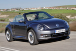 Volkswagen Beetle 2.0 TDI 140 CV 70s Edition Descapotable Exterior Frontal-Lateral 2 puertas