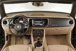 Volkswagen Beetle 2.0 TDI 140 CV 70s Edition Descapotable Interior Salpicadero 2 puertas