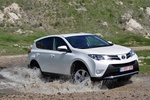 Toyota RAV4 150D AWD Executive Todo terreno Blanco Perlado Exterior Frontal-Lateral 5 puertas