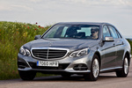 Mercedes-Benz Clase E E 220 CDI Aut. 170 CV  Gama Clase E Turismo Plata Paladio Metalizado Exterior Frontal-Lateral 5 puertas