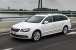 Skoda Superb Gama Superb Combi Gama Superb Combi Turismo familiar Exterior Frontal-Lateral 5 puertas
