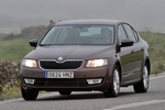 Skoda Octavia 1.6 TDI CR 105 CV DSG 7 vel. Ambition Turismo Marr&oacute;n Topaz metalizado Exterior Frontal-Lateral 5 puertas