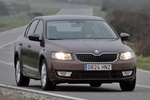 Skoda Octavia 1.6 TDI CR 105 CV DSG 7 vel. Ambition Turismo Marr&oacute;n Topaz metalizado Exterior Lateral-Frontal 5 puertas
