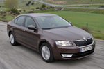Skoda Octavia 1.6 TDI CR 105 CV DSG 7 vel. Ambition Turismo Marr&oacute;n Topaz metalizado Exterior Lateral-Frontal 5 puertas