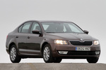 Skoda Octavia 1.6 TDI CR 105 CV DSG 7 vel. Ambition Turismo Marr&oacute;n Topaz metalizado Exterior Lateral-Frontal 5 puertas