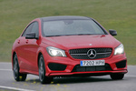 Mercedes-Benz Clase CLA CLA 220 CDI 170 CV (Linea AMG Sport) Linea AMG Sport Turismo Rojo Jupiter Exterior Lateral-Frontal 4 puertas