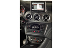 Mercedes-Benz Clase CLA CLA 220 CDI 170 CV (Linea AMG Sport) Linea AMG Sport Turismo Interior Consola Central 4 puertas