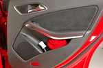 Mercedes-Benz Clase CLA CLA 220 CDI 170 CV (Linea AMG Sport) Linea AMG Sport Turismo Interior Puerta 4 puertas