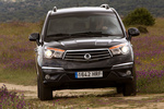 SsangYong Rodius 2.0 eXdi 155 CV 4x4 Aut. (gama 2013) Limited (gama 2013) Monovolumen Ciber Grey Exterior Frontal 5 puertas