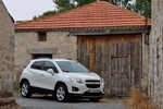 Chevrolet Trax 1.4 Turbo AWD 140 CV  LT Todo terreno Summit White GAZ Exterior Lateral-Frontal 5 puertas
