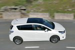 Toyota Verso 150D AutoDrive Advance Monovolumen Pearl White Exterior Lateral 5 puertas