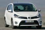 Toyota Verso 150D AutoDrive Advance Monovolumen Pearl White Exterior Lateral-Frontal 5 puertas