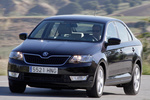 Skoda Rapid 1.6 TDI CR 105 CV Elegance Turismo Negro M&aacute;gico efecto perla Exterior Frontal-Lateral 5 puertas