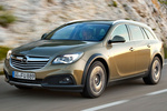 Opel Insignia Country Tourer Country Tourer Turismo familiar Verde Aurum Exterior Frontal-Lateral 5 puertas