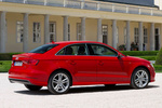 Audi A3 Gama A3 Sedan S line Turismo Rojo Misano Efecto Perla Exterior Lateral-Frontal 4 puertas