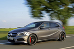Mercedes-Benz Clase A A 45 AMG A 45 AMG Turismo Gris monta&ntilde;a metalizado Exterior Frontal-Lateral 5 puertas