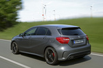 Mercedes-Benz Clase A A 45 AMG A 45 AMG Turismo Gris monta&ntilde;a metalizado Exterior Lateral-Posterior 5 puertas